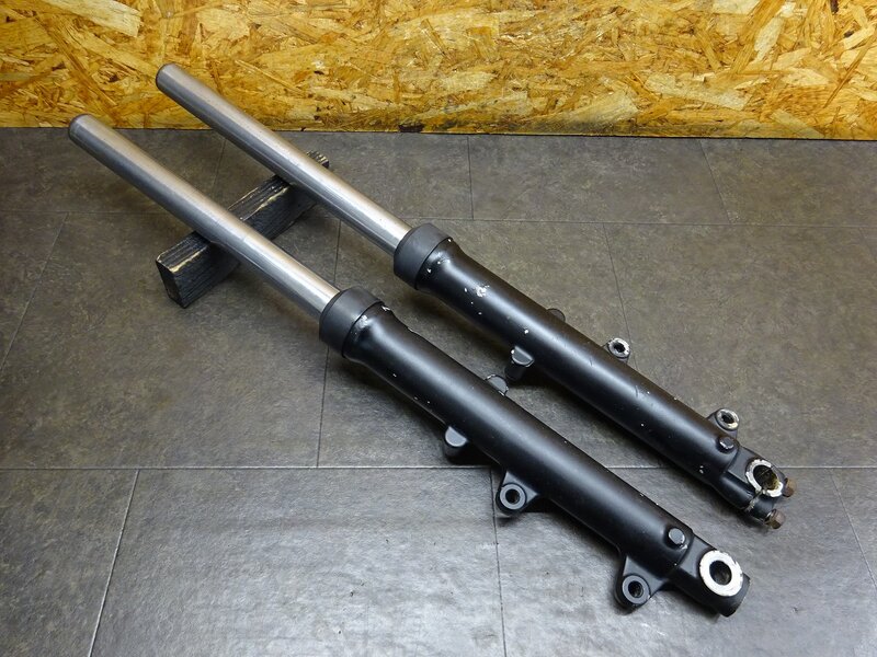 【260310】SR400(1JR-302)◆ フロントフォーク インナーチューブ ボトムケース 錆/曲がり/色塗り有 ジャンク 【検:SR500 1JN 2J2 2H6 | 中古バイクパーツ通販・買取　ジャンクヤード鳥取　JunkYard