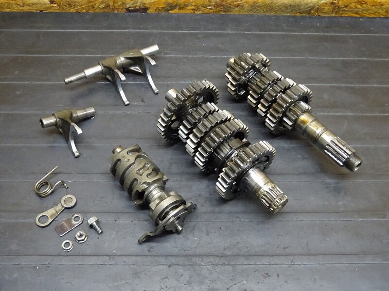 【260314】CRM250AR(MD32-1000)◆ ミッション シフトフォーク 削れ有 ※エンジンパーツ 【検索：CRM250R MD24 | 中古バイクパーツ通販・買取　ジャンクヤード鳥取　JunkYard