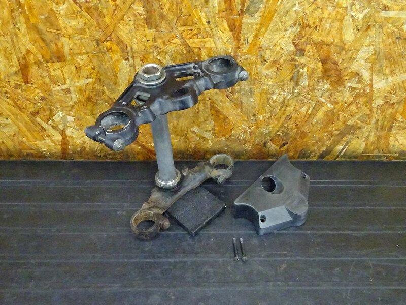 【260316】VT250F(MC08-1018)◇ ステムセット アンダーブラケット トップブリッジ カバー 【丸フレーム | 中古バイクパーツ通販・買取　ジャンクヤード鳥取　JunkYard